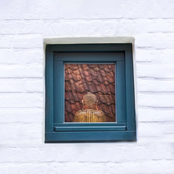 Estatua Buda Ventana Buda Bronce Sentado Atrás Copiar Espacio — Foto de Stock