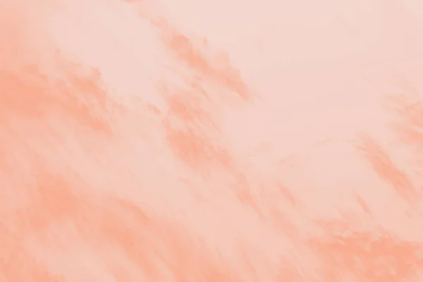 柔らかい繊細な雲とオレンジパステル水彩空の背景 スペースのコピー — ストック写真