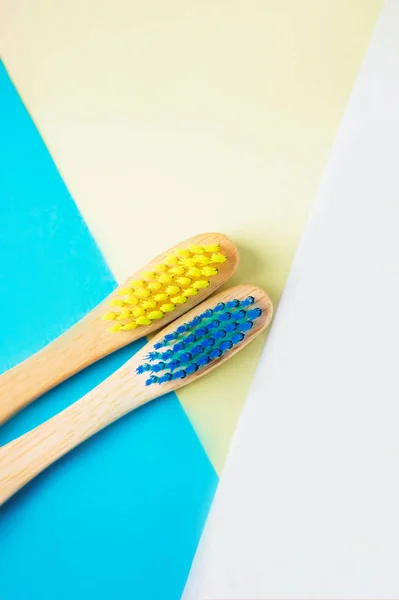 Geel Blauw Bamboe Tandenborstels Eco Vriendelijk Concept Minimale Kopiëren Van — Stockfoto