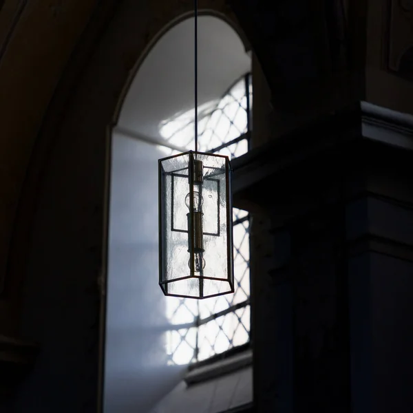 Belle Fenêtre Une Lampe Dans Église Catholique Allemande Détails — Photo