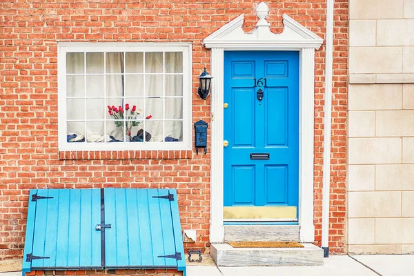 Filadelfia Junio 2018 Casa Ladrillo Puertas Azules Vintage Ciudad Vieja — Foto de Stock