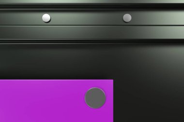 Siyah zemin üzerine dikdörtgen renkli plaka perçin