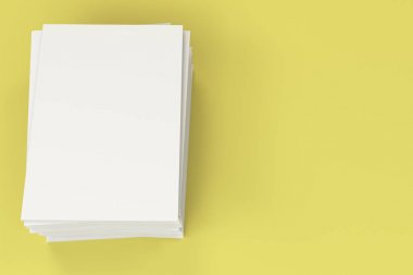 Boş beyaz kapalı broşür mock-up sarı adam Tarih yığını