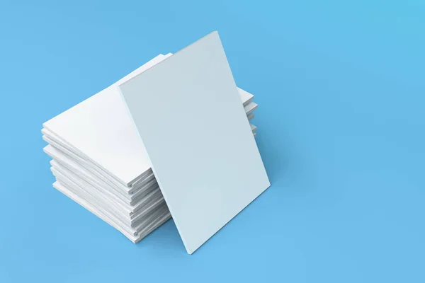 Stapel leeg wit gesloten brochure mock-up op blauwe achtergrond — Stockfoto