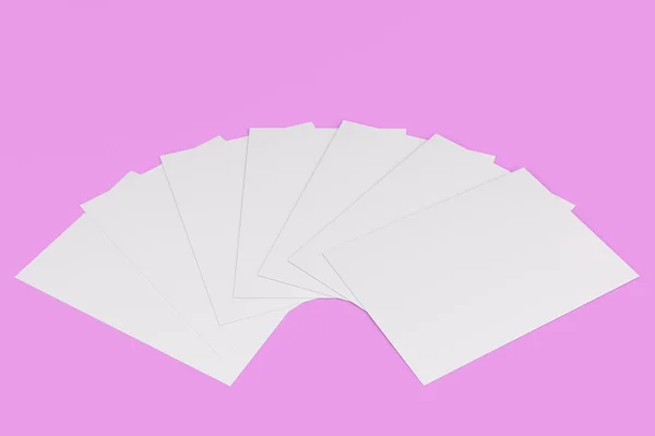 Folleto blanco en blanco maqueta sobre fondo violeta —  Fotos de Stock