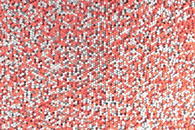 Kırmızı ve beyaz silindirleri farklı uzunlukta paterni