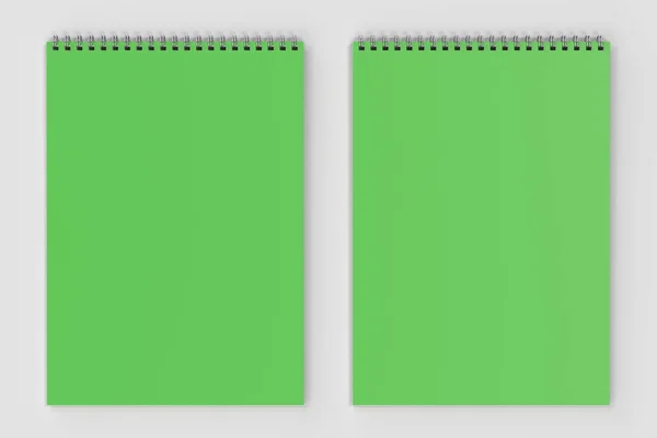 Üres zöld Jegyzetfüzet-val fém spirál kötött fehér háttér — Stock Fotó