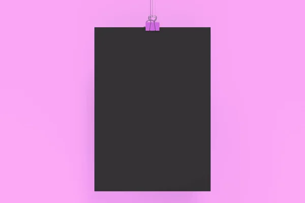 空白黑色海报与粘合剂夹子样机在紫罗兰色背景 — 图库照片