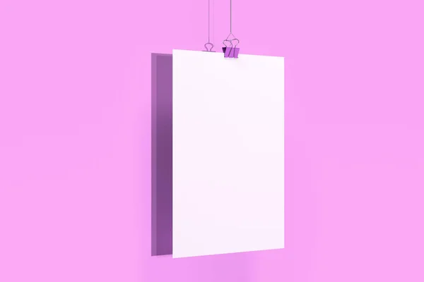 Κενή άσπρη αφίσα με κοροϊδεύω κλιπ συνδετικό υλικό σε μοβ φόντο — Φωτογραφία Αρχείου