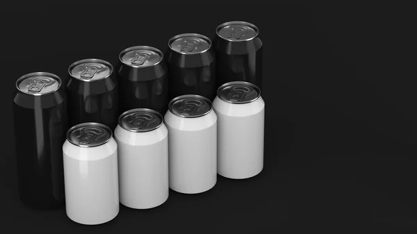 Černá a bílá soda plechovky stojí ve dvou řadách na černý backgro — Stock fotografie