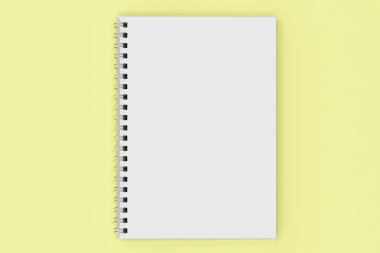 Garı defter sarmal Sarı zemin üzerine bağlı