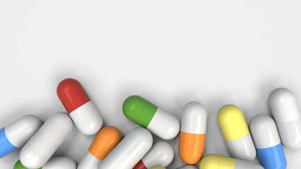 Pila de coloridas cápsulas medicinales — Foto de Stock