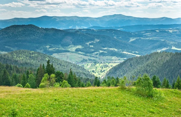 Paisaje de hermosas montañas — Foto de Stock