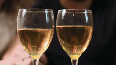 Çift İçecek şarap gözlük