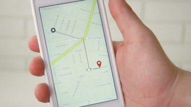 Bill taksi yolculuğu için yüksek oranları ile smartphone uygulama üzerinde görüntülenir