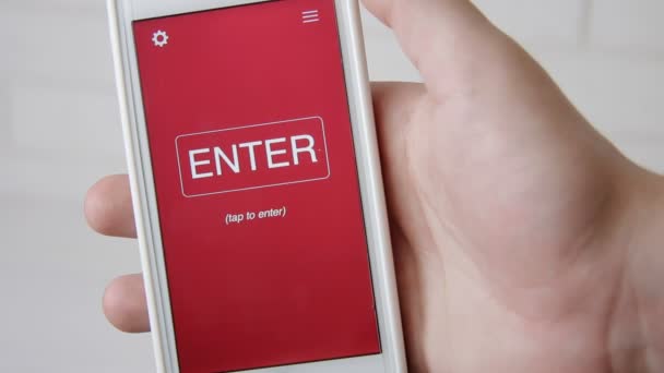 Payroll concept applicatie op de smartphone. Man gebruikt mobiele app. — Stockvideo