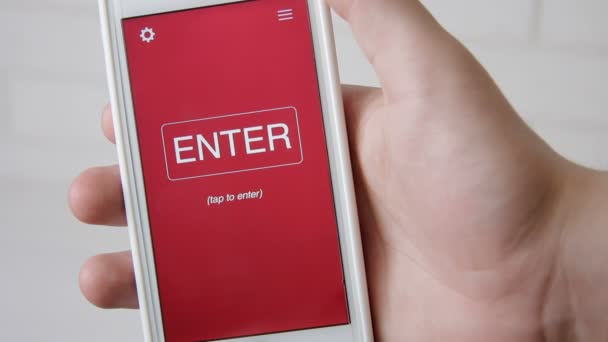 Trovärdighet concept applikation på din smartphone. Man använder mobilappen. — Stockvideo