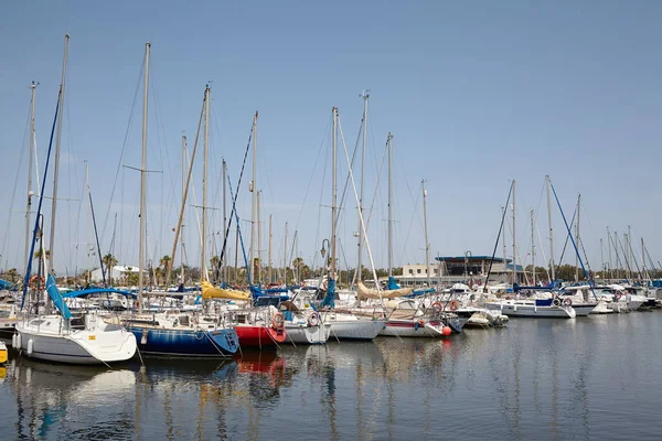 Tekneler ve yatlar Alicante bağlantı noktası