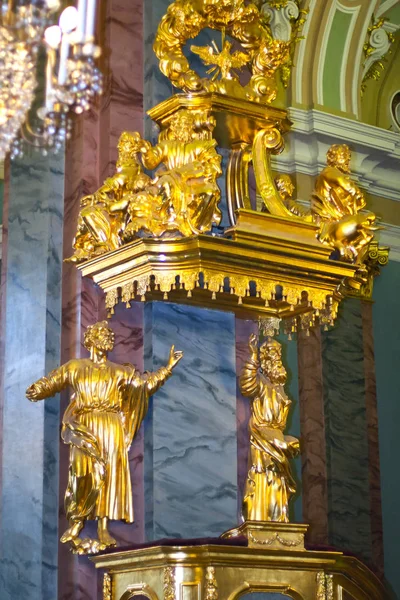 Interior of Peter and Paul cathedral in Peter and Paul Fortress, St. Petersburg, Russia — Stock Photo, Image