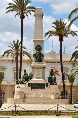 Cartagena, İspanya - 13 Temmuz 2016: Anıt Cavite kahramanlar ve Santiago de Cuba.