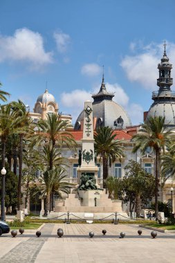 Cartagena, İspanya - 13 Temmuz 2016: Anıt Cavite kahramanlar ve Santiago de Cuba.