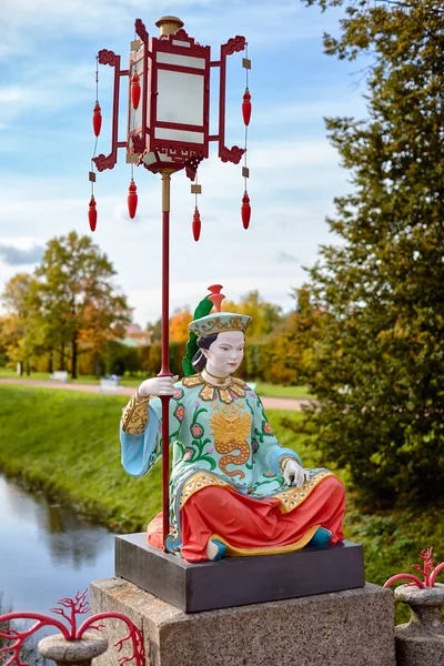 Heykel Alexander Park, Tsarskoye Selo, Puşkin, Saint Petersburg, Rusya Federasyonu 1860 yılında yeniden Çin Grand köprü 1785 tarihinde,.
