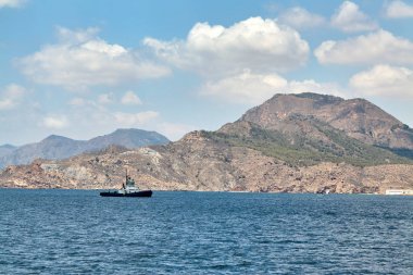 Savunma yapıları Cartagena, İspanya civarında. Sur duvarları, bir kale topçu ile bir sığınak ve askeri üs.
