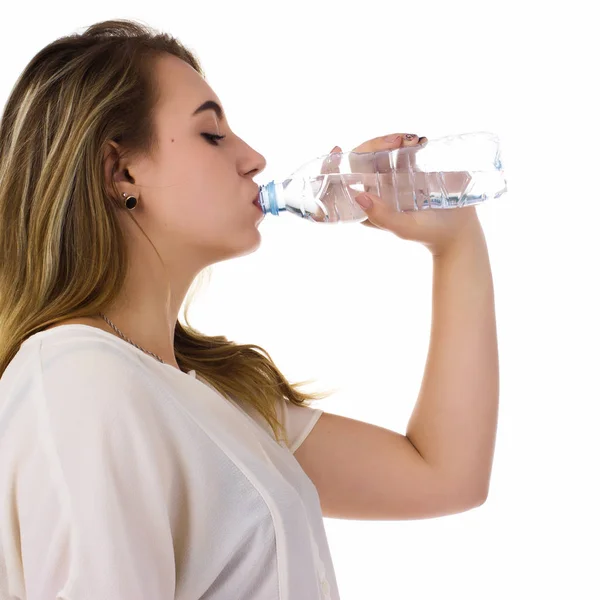 Young pretty girl drinks fresh water — Stock Photo, Image