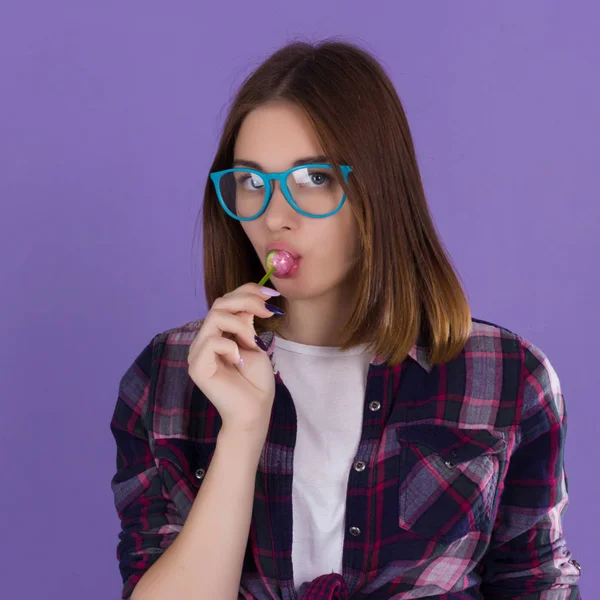 Lolipop, mutlu ve sevimli genç güzel kız