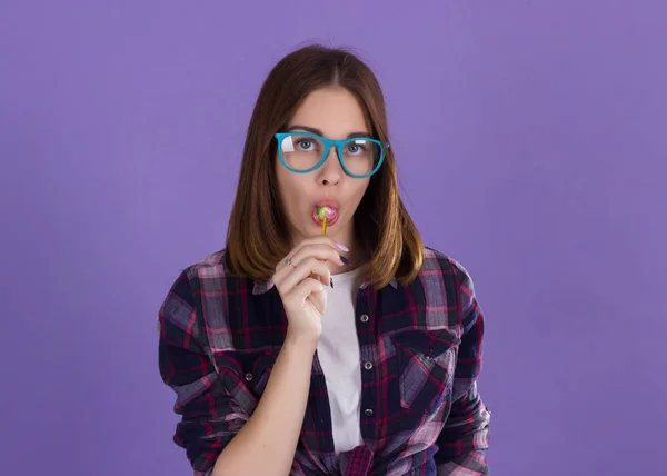 Lolipop, mutlu ve sevimli genç güzel kız