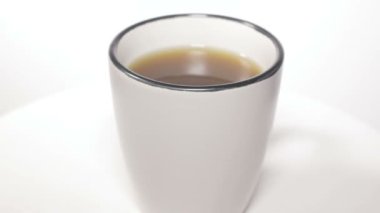Sıcak kahve veya çay, izole