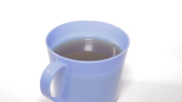 Tasse Heißen Kaffee Oder Tee Isoliert — Stockvideo