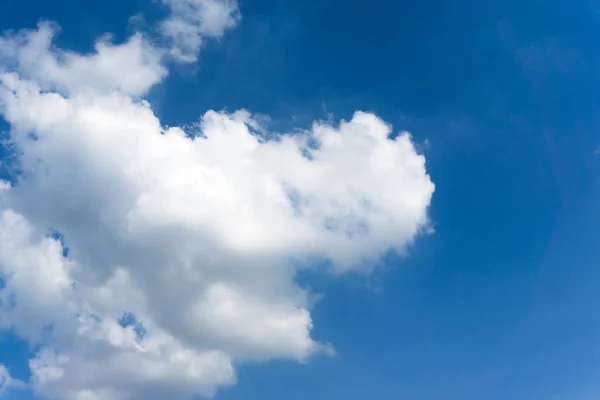 Blauwe Hemel Met Cloud Close Blauwe Hemel Met Wolken Achtergrond — Stockfoto