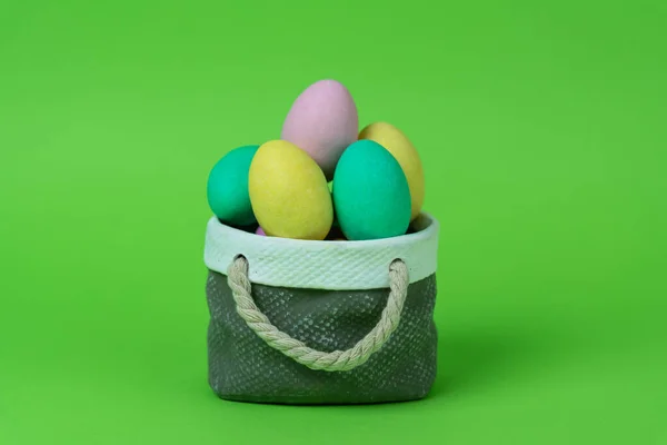 Colorful Easter Eggs Ceramic Basket Concept View Copy Space Green — Stock Photo, Image