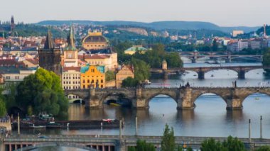 traffico in navigazione sulla Moldava, Praga