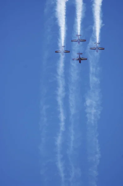 Acrobatic flight creasy — Stock Photo, Image