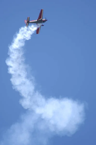 Akrobatik uçuş creasy