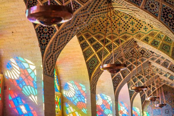 Interno della moschea iridescente — Foto Stock