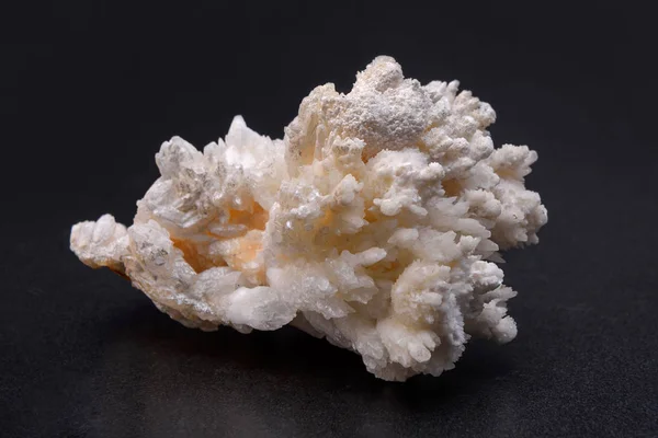 Aragonit mineral structural alb — Fotografie, imagine de stoc