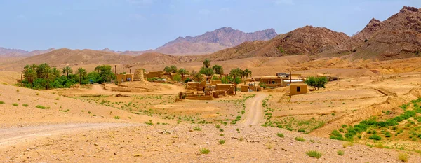 Pise Meerwandig streek in de woestijn van Iran — Stockfoto