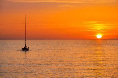 gün batımında yat