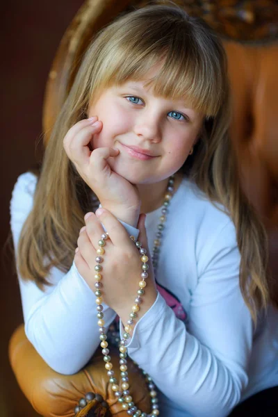 Happy young girl — Stock Photo, Image