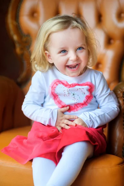 Ευτυχισμένος κορίτσι γέλιο — Φωτογραφία Αρχείου
