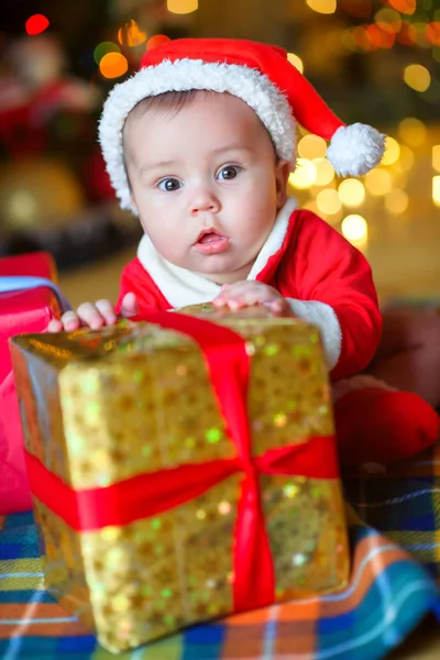 Bebé a la gorra de Santa Claus — Foto de Stock