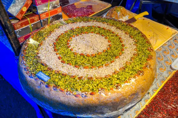 Büyük yuvarlak pasta — Stok fotoğraf