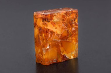 Yarı değerli taş Amber