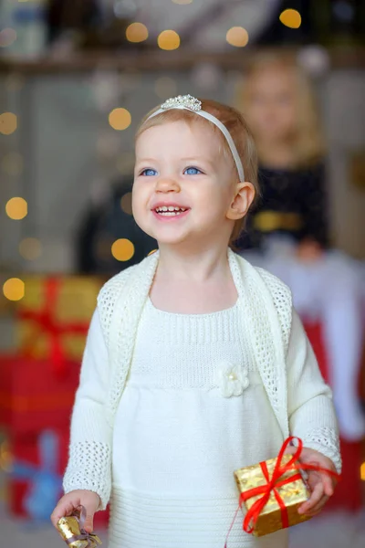 Menina bonita pequena — Fotografia de Stock