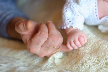 Güçlü babanın el