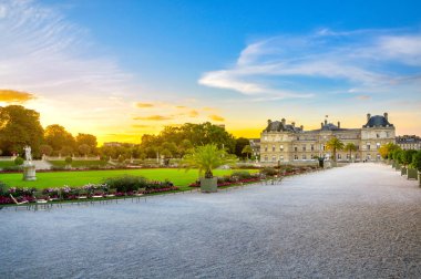 Sarayı ve park Versailles karmaşık