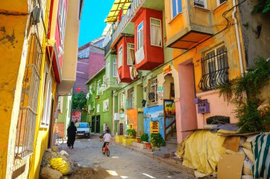 Türkiye, Istanbul, 2017 - Istanbul'da eski şehrin sokakta günlük yaşam